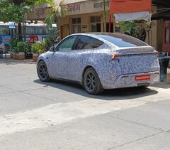 Закамуфлированный Tesla Model Y замечен в Индии в преддверии запуска (Источник изображения: shameelck на Reddit)