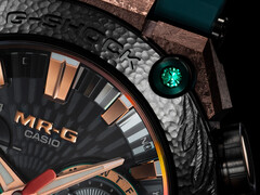 Крупный план безеля часов Casio MRG-B2000KT-3A (на фото), с изумрудно-зеленым цветом в углу. (Источник изображения: Casioblog)