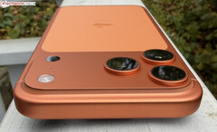 продажи iPhone 17-й серии (на фото) помогли повысить оценку Apple(Источник изображения: Notebookcheck)