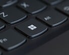 Крупный план клавиатуры с выделенной клавишей Windows