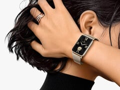 Стоимость Smart Band 10 Pro составляет $59. На фото: фитнес-трекер с миланской петлей.