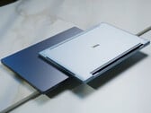 Стоимость ноутбука Dell XPS 13 для студентов начинается с 599,99 долларов. На фотографии: два варианта цветового исполнения ноутбука.