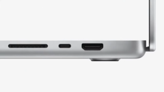 Картридер у нового MacBook Pro (Изображение: Apple)