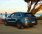 Подключаемый гибридный электрический внедорожник Porsche Cayenne.