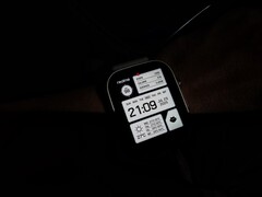Компания Realme представила на сайте Weibo новые квадратные смарт-часы (на фото). (Источник изображения: Weibo)