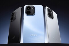 IQoo Z11 выпускается в черном, синем и белом цветовых вариантах