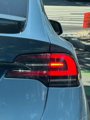 Новый синий цвет Model X