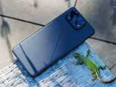 Быстрый смартфон с мощным искусственным интеллектом: Обзор Asus Zenfone 12 Ultra