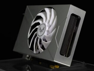 GeForce RTX 4070 Sakura Snow X имеет кожух, полностью изготовленный из алюминия (Источник изображения: Zephyr)