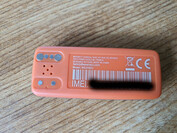 Weenect XS (внизу)