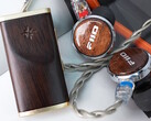 Деревянный ЦАП Fiio Snowsky Melody поддерживает воспроизведение Hi-Res Audio с проводными наушниками 3,5 мм и 4,4 мм. (Источник изображения: Fiio)