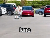 Tesla в режиме ASS ориентируется в пробках Костко (Источник изображения: KyleKruegerr/IG)