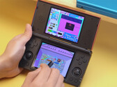 Anbernic RG DS под управлением Kirby: Canvas Curse. (Источник изображения: Anbernic - отредактировано)