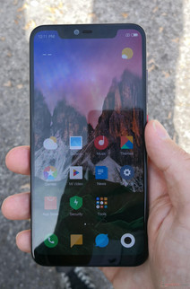Дисплей Mi 8 Explorer Edition в тени