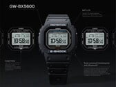 На изображении представлены часы Casio G-Shock GW-BX5600 с выделенными элементами, подчеркивающими их ЖК-дисплей MIP, два стиля шрифта, систему питания Tough Solar, возможность подключения по Bluetooth и радиоуправляемое время с поддержкой Multiband 6.