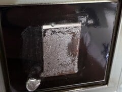 Радиаторы PS5 не застрахованы от долгосрочных последствий коррозии галлия, о чём свидетельствует эта контактная поверхность с необратимыми повреждениями.