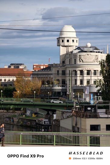 Oppo Find X9 Pro с 10-кратным зумом и телеобъективом.