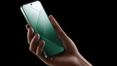 Как сообщается, Xiaomi 15 сохранит те же компактные размеры, что и Xiaomi 14, но будет оснащен более емким аккумулятором (Источник изображения: Xiaomi)