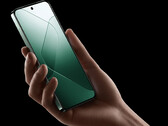 Как сообщается, Xiaomi 15 сохранит те же компактные размеры, что и Xiaomi 14, но будет оснащен более емким аккумулятором (Источник изображения: Xiaomi)