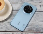 Ни один смартфон серии Honor Magic7 не опускался ниже 6,7-дюймового дисплея, Magic7 Pro на фото. (Источник изображения: Notebookcheck)