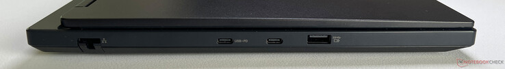 Слева: Gigabit Ethernet, USB-C 3.2 Gen.2 (10 Гбит/с, DisplayPort 2.1 через dGPU, Power Delivery 3.0), USB-C 3.2 Gen.2 (10 Гбит/с, DisplayPort 1.4 через iGPU) USB-A 3.2 Gen.1 (5 Гбит/с, питание)