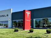 Сервисный центр Tesla (Источник изображения: Dilip Vishwanat/SLBJ)