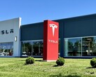 Сервисный центр Tesla (Источник изображения: Dilip Vishwanat/SLBJ)