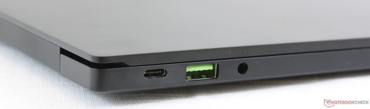 Слева: USB Type-C 3.1 Gen. 2, USB Type-A 3.1
