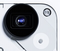 Телефон Nothing Phone (3) оснащен камерой с телеобъективным зумом (Источник изображения: Nothing)