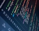 Крупный план экрана, на котором показан исходный код на языке Python, выделенный цветом