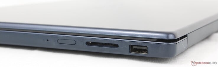 Справа: OneKey Recovery, кнопка питания, устройство для чтения карт памяти SD, USB-A (5 Гбит/с)