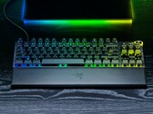 Игровая клавиатура Razer Huntsman V3 Pro TKL 8KHz показана на рабочем столе (Источник изображения: Razer)