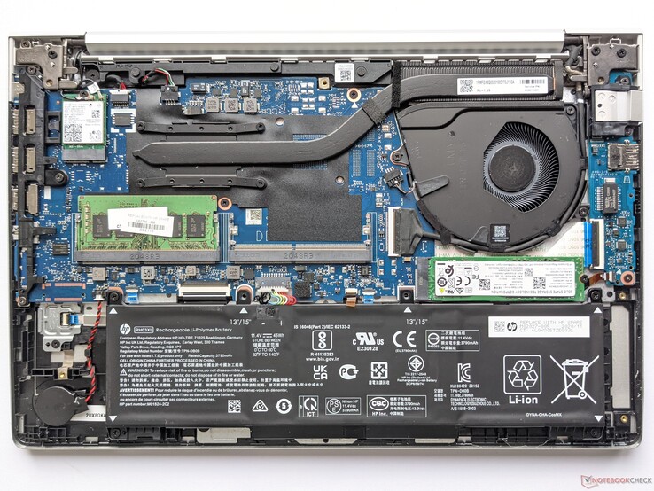 HP ProBook 440 G8 в разобранном виде