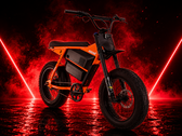 Модель Juiced Scrambler Hardtail с двумя аккумуляторами обеспечивает запас хода до 120 миль (200 км)