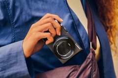 Компания Panasonic перевыпускает модель Lumix TZ200, но при этом серьезно ухудшает характеристики фотоаппарата.