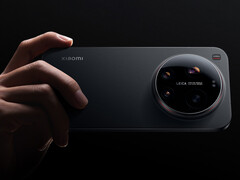 Стоимость Xiaomi 17 Ultra в Китае составляет около 996 долларов. На снимке: промо-фотография телефона. (Источник изображения: Xiaomi)