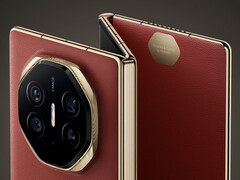 Mate XT остается единственным серийно выпускаемым трехскладывающимся смартфоном на рынке.