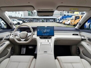 Салон автомобиля BYD Seal 08