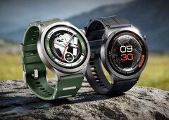 Часы OnePlus Watch 4 имеют титановый корпус с передней панелью из сапфирового стекла.