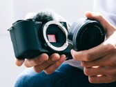 Предположительно, Sony ZV-E10 II будет иметь гораздо большую рукоятку, чем ее предшественница, изображенная здесь. (Источник изображения: Sony)