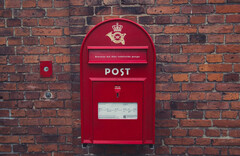 Цена цифровых перемен: Сотрудники PostNord теряют работу. На фото: Красный почтовый ящик в Дании (Источник изображения: Wikimedia Commons)