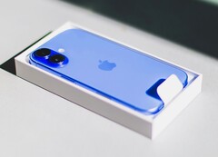 Apple iPhone 16 стал самым продаваемым смартфоном 2025 года. (Источник изображения: Bram Van Oost)
