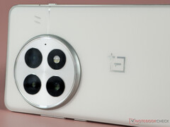 LineageOS 23 принесла Android 16 на OnePlus 13 раньше, чем OnePlus - OxygenOS 16. (Источник изображения: Notebookcheck)