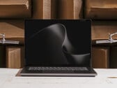 Ноутбук Surface Laptop Ultra оснащён 15-дюймовым дисплеем с технологией Mini LED.