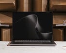 Ноутбук Surface Laptop Ultra оснащён 15-дюймовым дисплеем с технологией Mini LED.
