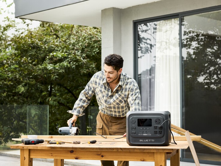 Bluetti Elite 300 может похвастаться батареей LiFePO4 емкостью 3 014,4 (Источник изображения: Bluetti)