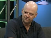 Кадр с Дэном Хаузером, соучредителем Rockstar Games и серии Grand Theft Auto