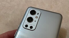 OnePlus 9, как и 9 Pro, могут быть оснащены оптической системой Hasselblad (Изображение: Dave Lee)