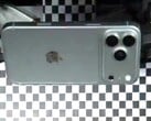В результате крупной утечки информации на сайте Apple появились первые предполагаемые снимки iPhone 18 Pro. Также в сеть просочились фотографии внутренних компонентов устройства.