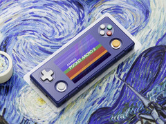 Модель Pocket Micro 2 в цветовом исполнении «Stardust Purple».